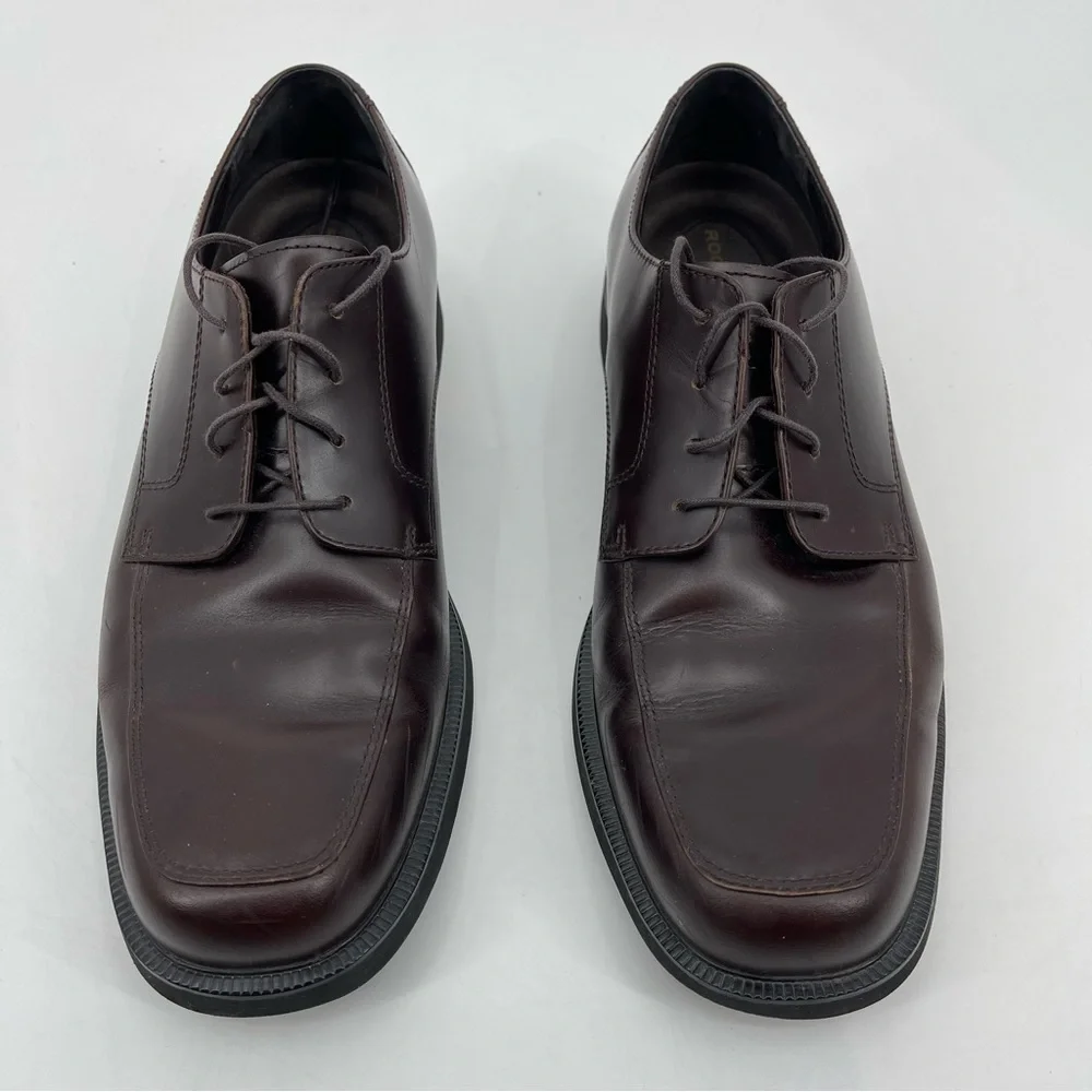 Men’s Rockport shoes size 10M brown  good condition. Preowned